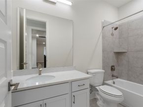 912A W 21st Street, Houston TX 77008