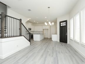 912A W 21st Street, Houston TX 77018