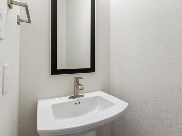 912A W 21st Street, Houston TX 77008