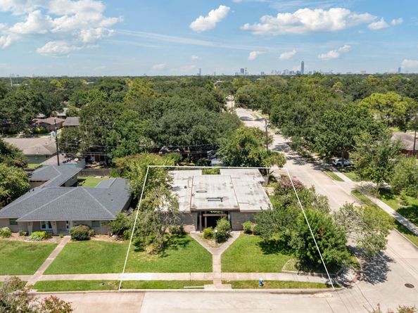 5502 Dumfries Drive, Houston TX 77096