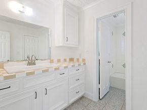 8502 DETROIT Street C, Houston TX 77017