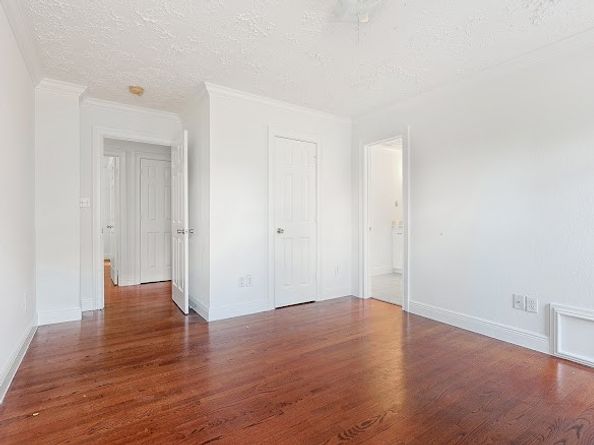 8502 DETROIT Street C, Houston TX 77017