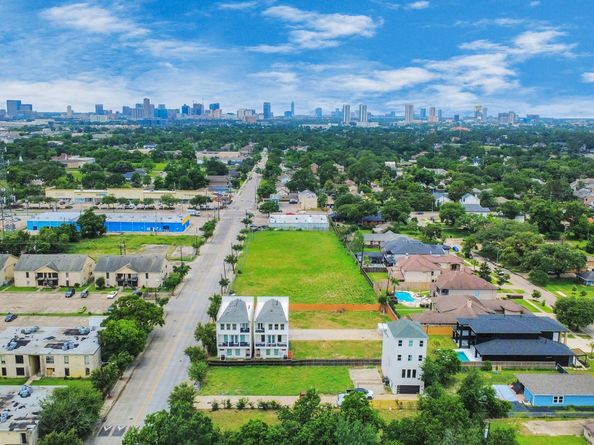 3913 Griggs Road, Houston TX 77021