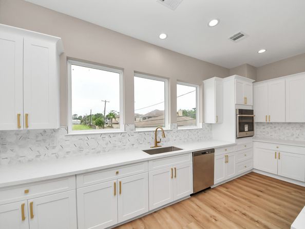 3913 Griggs Road, Houston TX 77021