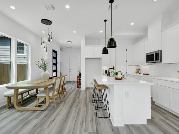 6725 Burkett Street, Houston TX 77021