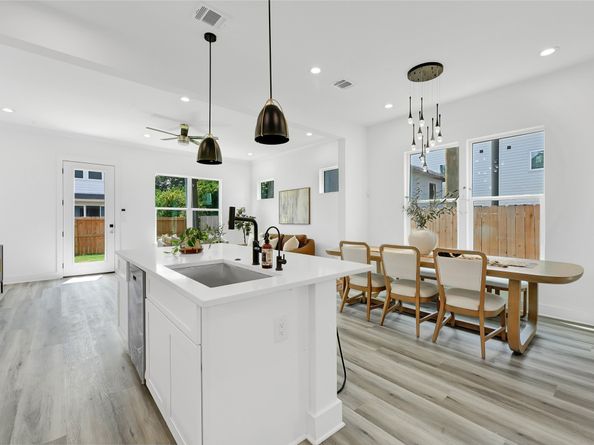 6725 Burkett Street, Houston TX 77021