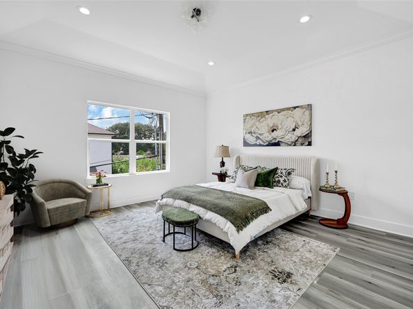 6725 Burkett Street, Houston TX 77021