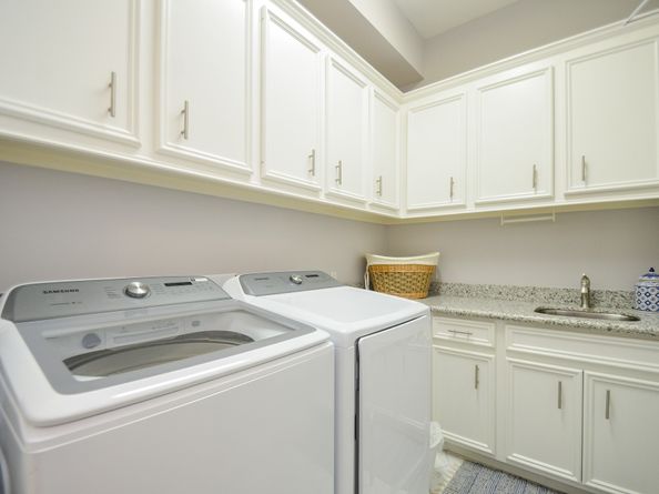 7 Champion Villa Drive, Houston TX 77069