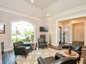 7 Champion Villa Drive, Houston TX 77069