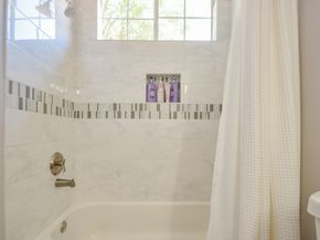 7 Champion Villa Drive, Houston TX 77069