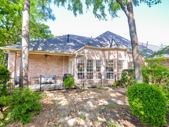 7 Champion Villa Drive, Houston TX 77069