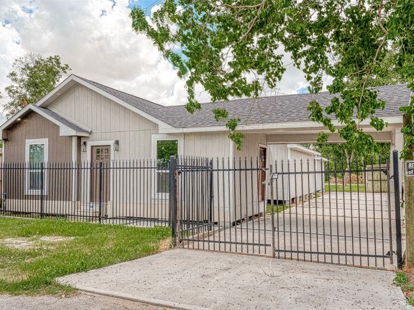3014 Delia Street, Houston TX 77026