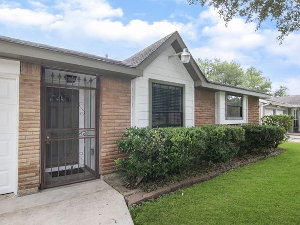 5838 Ludington Drive, Houston TX 77035