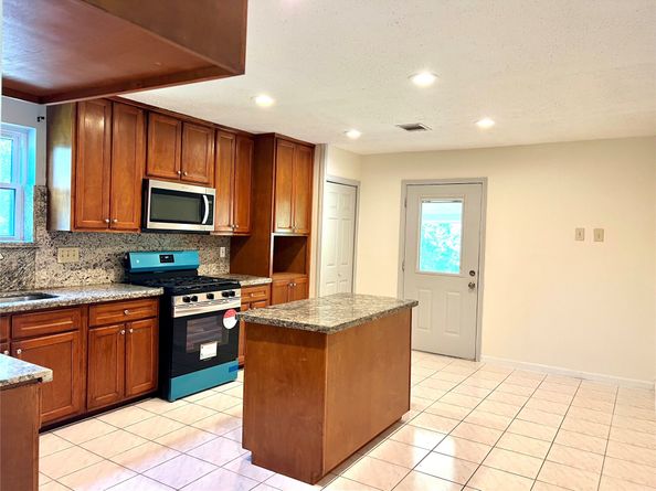 11703 Seawood Drive, Houston TX 77089