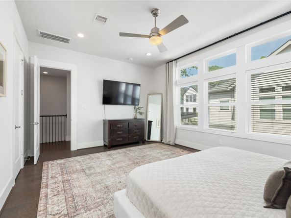 808 Woodcrest Drive A, Houston TX 77018