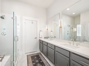 808 Woodcrest Drive A, Houston TX 77018