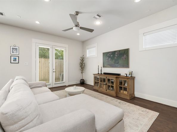808 Woodcrest Drive A, Houston TX 77018