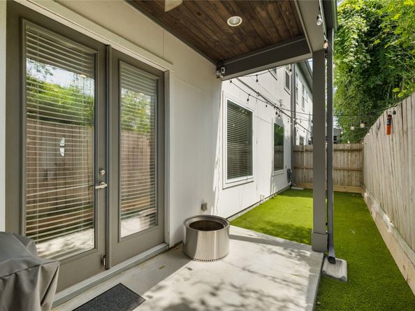 808 Woodcrest Drive A, Houston TX 77018
