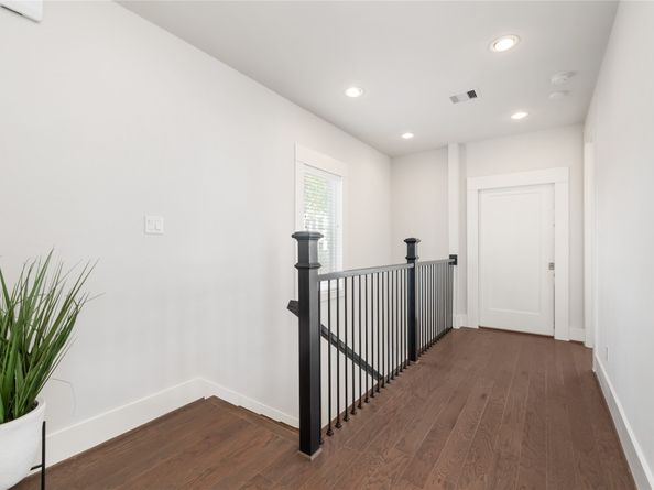 808 Woodcrest Drive A, Houston TX 77018