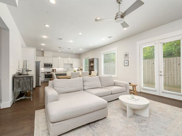808 Woodcrest Drive A, Houston TX 77018
