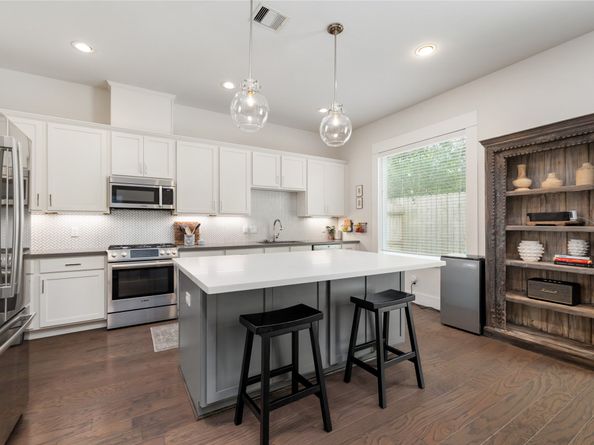 808 Woodcrest Drive A, Houston TX 77018