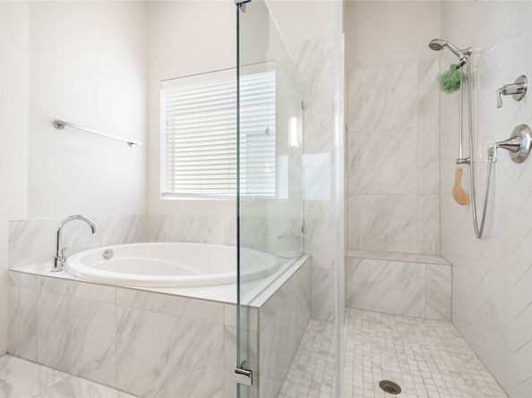 808 Woodcrest Drive A, Houston TX 77018