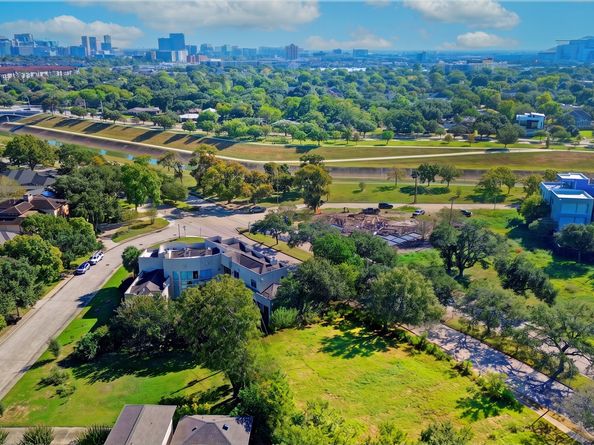 3510 N Braeswood Boulevard, Houston TX 77025