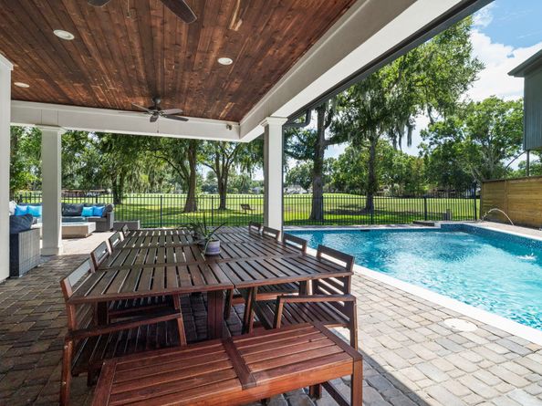 9 Charleston Street S, Sugar Land TX 77478
