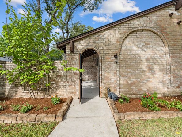 315 Greenpark Drive, Houston TX 77079