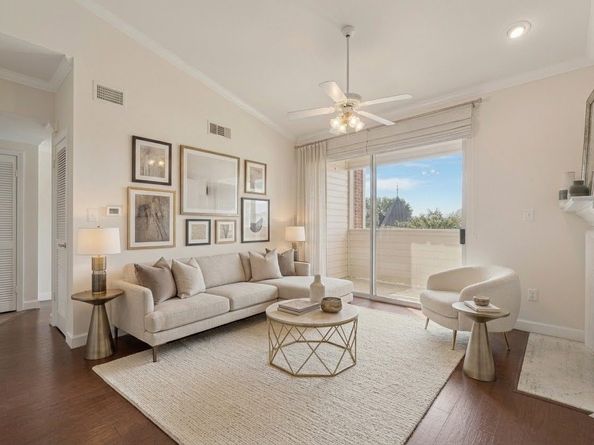 2111 S Welch Street A318, Houston TX 77019