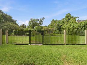 9400 Doliver Drive 21, Houston TX 77063