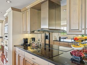 49 Briar Hollow Lane 702, Houston TX 77027