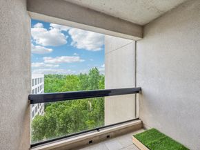 49 Briar Hollow Lane 702, Houston TX 77027