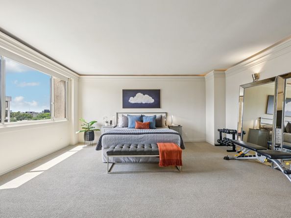 49 Briar Hollow Lane 702, Houston TX 77027