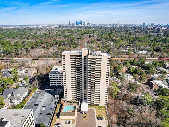 49 Briar Hollow Lane 702, Houston TX 77027
