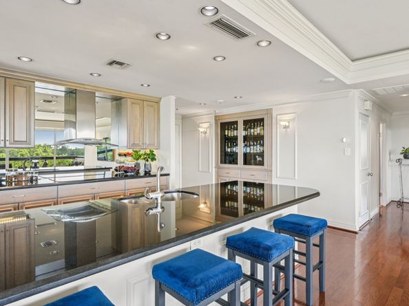 49 Briar Hollow Lane 702, Houston TX 77027