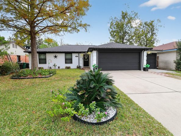 8935 Glen Shadow Drive, Houston TX 77088