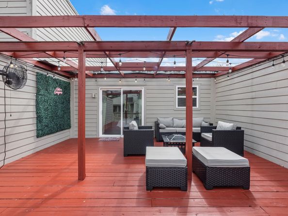 1615 S Kirkwood Road, Houston TX 77077