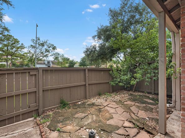 1615 S Kirkwood Road, Houston TX 77077