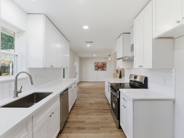 9326 Meadowbriar Lane, Houston TX 77063