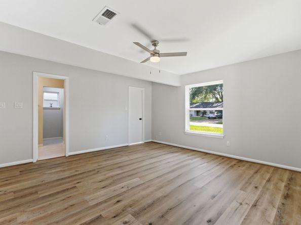 9326 Meadowbriar Lane, Houston TX 77063