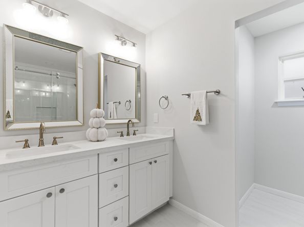 9326 Meadowbriar Lane, Houston TX 77063