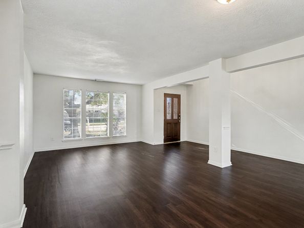 9423 Eaglewood Spring Drive, Houston TX 77083