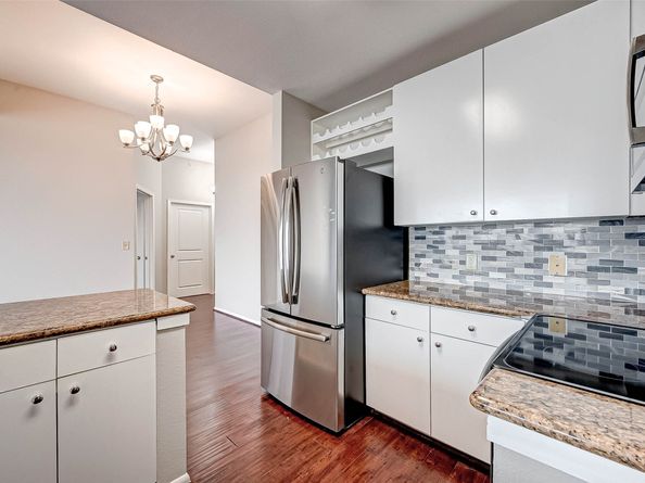 3505 Sage Road 2106, Houston TX 77056