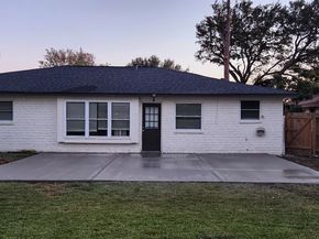 11614 Brookledge Drive, Houston TX 77099