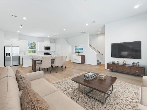 1013 Erin Street S, Houston TX 77009