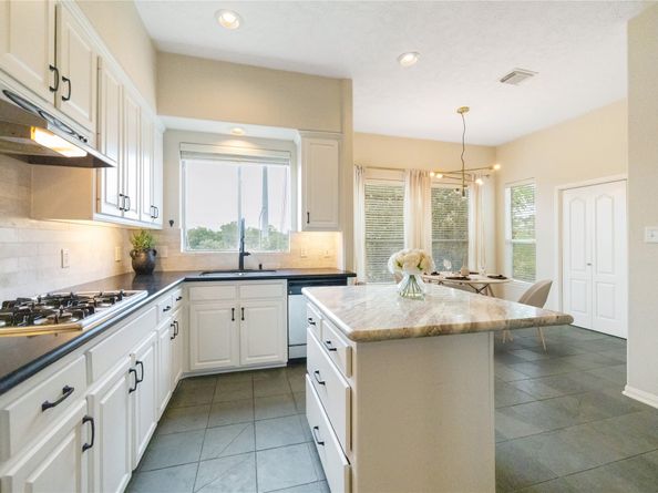 1839 Stacy Crest, Houston TX 77008