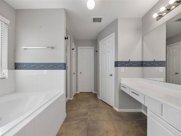 6354 Wilshire Ridge, Houston TX 77040