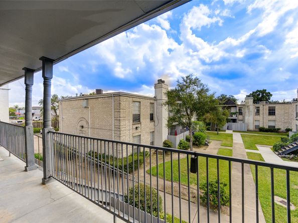 6606 De Moss Drive 1704, Houston TX 77074