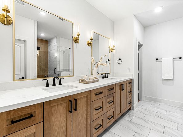 1614 Ojeman Road E, Houston TX 77055